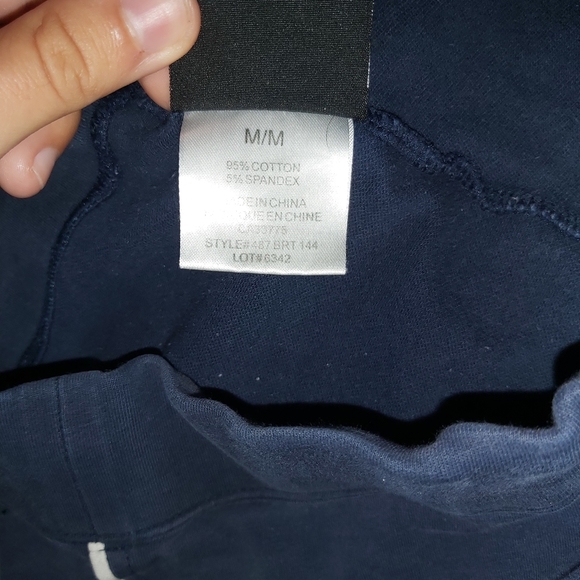 Roots Shorts - Picture 2 of 2